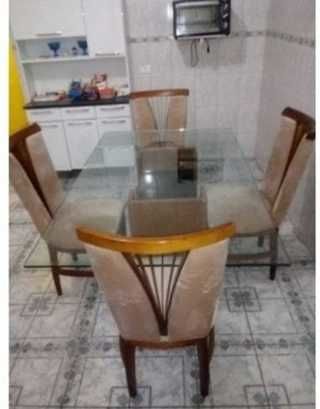 Mesa de Jantar de Vidro com Cadeiras
