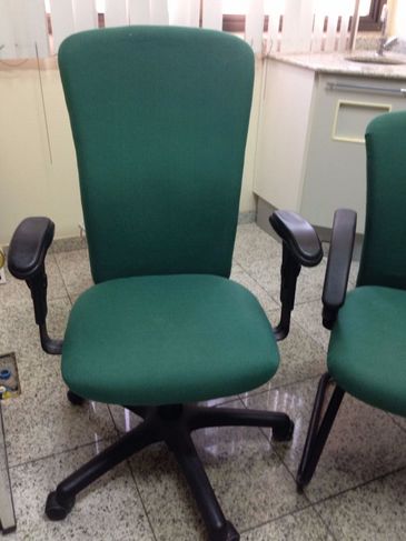 Cadeira Giratória para Escritório ou Consultório, Cor Verde
