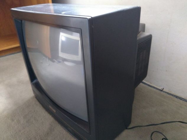 TV Mitsubishi Antiga