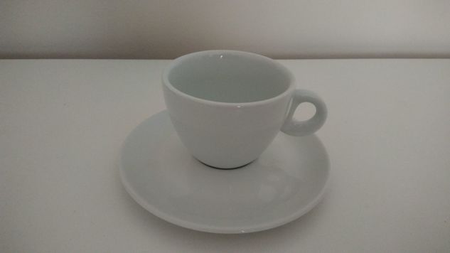 Xícara de Chá com Pires Porcelana 160 ML Sofia Schmidt Branca Nova