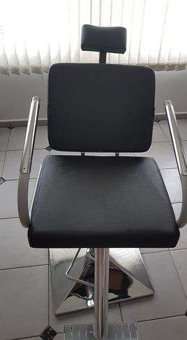 Elaine Cristina 8 H Poltrona Cadeira Reclinável Hidráulica Cabeleireir