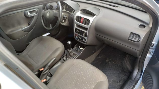 Vendo Carro Sedan Corsa Sedan Premium 1.4 Completo Econoflex