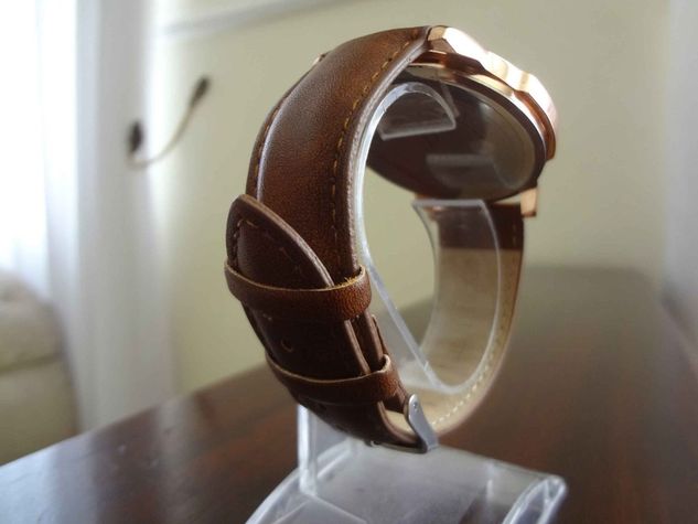 Relógio Yazole Dourado Original à Prova D'água 100% Novo