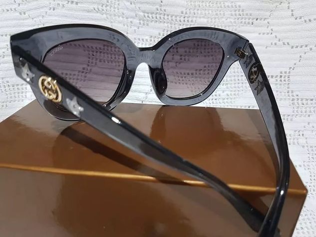 óculos de Sol Feminino Armação Preta Espelhado Gucci