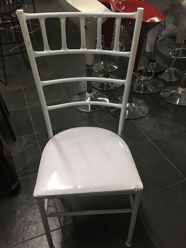 Lote Cadeiras Tiffany Semi-nova