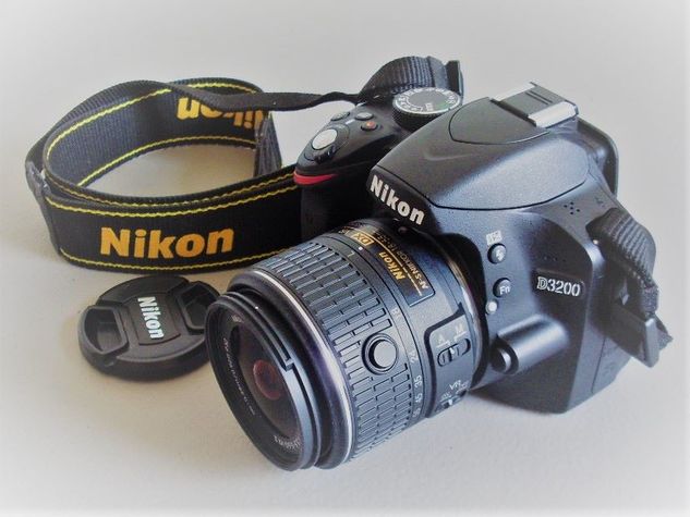 Vendo Câmera Digital Nikon D3200