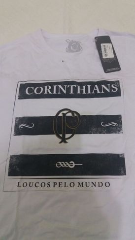 Camiseta Loucos pelo Mundo do Corinthians