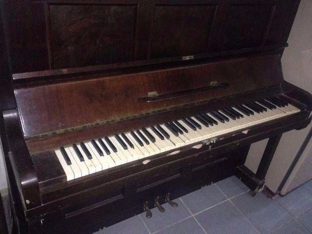 Piano Lindo Antigo
