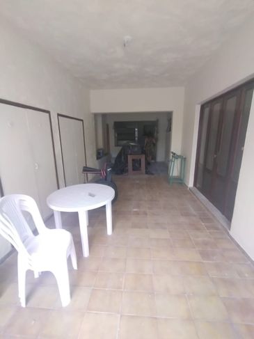 Casa com Dois Pavimentos no Bairro da Tamarineira, Recife