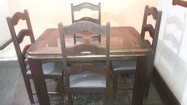 Vendo Mesa 4 Cadeiras