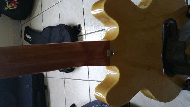 Guitarra Epiphone Semiacústica