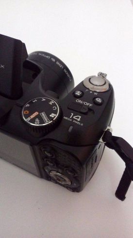 Câmera Digital Semi Profissional Fuji Finepix S
