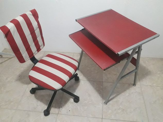 Mesa com Cadeira