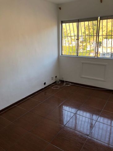 Apartamento na Beltrão, Niterói- R$ 1,231 com Aluguel e Taxa