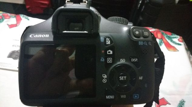 Vende - SE Câmera Fotográfica Canon Eos 1100d - R$ 1.800,0