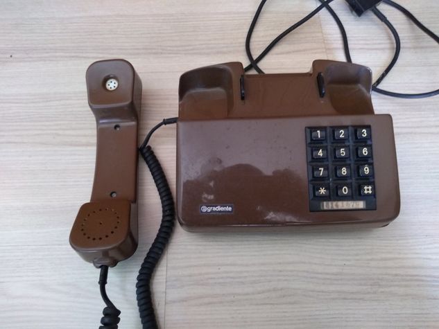Telefone Gradiente Antigo