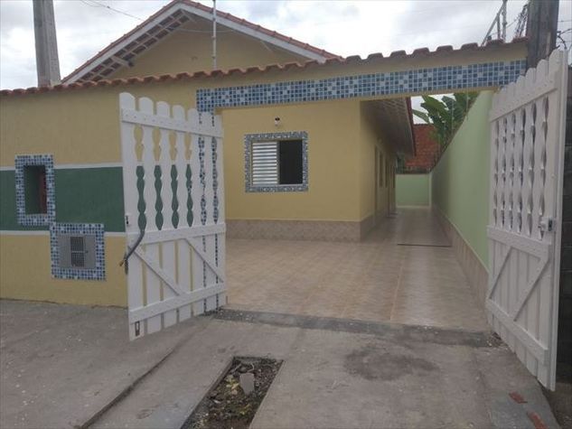 Minha Casa Minha Vida em Itanhaém, Casa em Rua Pavimentada