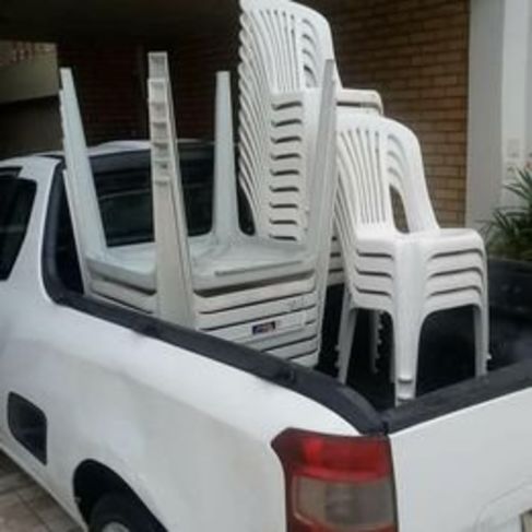 Alugamos Mesas e Cadeiras Plasticas