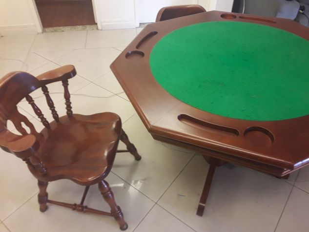 Mesa de Chá/jogos e 4 Cadeiras de Madeira