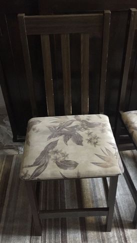 4 Cadeiras com Assento Floral