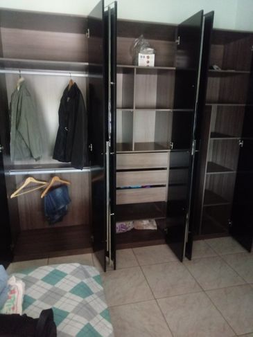 Vende SE um Guarda Roupa 600,00