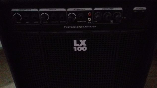 Caixa Amplificada Ll Lx100 p/ Microfone Guitarra Violão