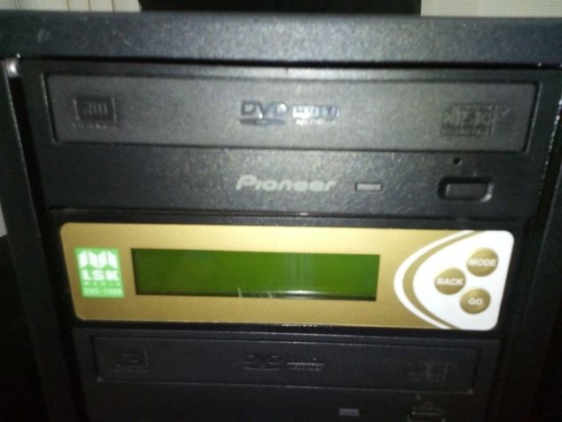 Duplicadora de CD e DVD Pioneer- 11 Gravadores 1 Lendo e 10 Gravando