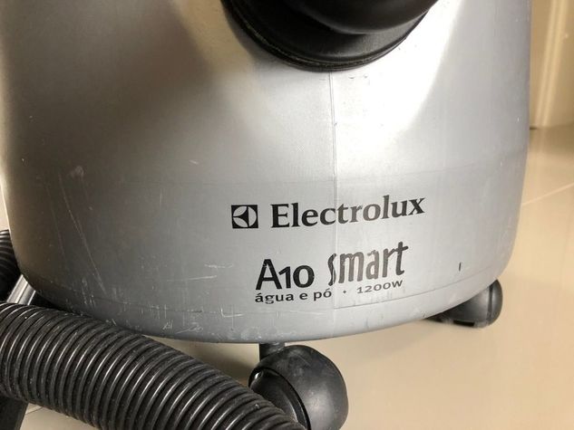Aspirador Eletrolux A10 Smart água/pó