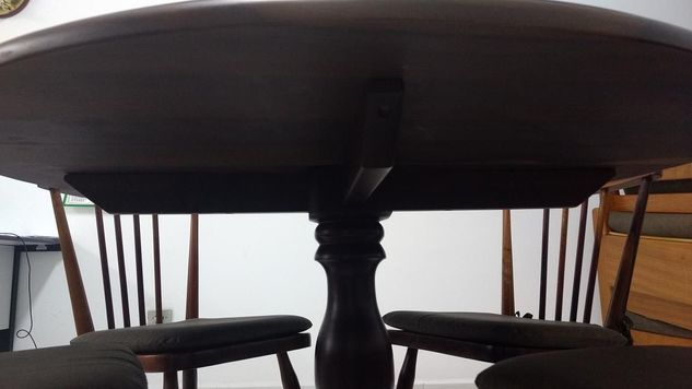 Mesa Redonda Madeira Imbuia Maciça 1,06 Diâmetro +4 Cadeiras
