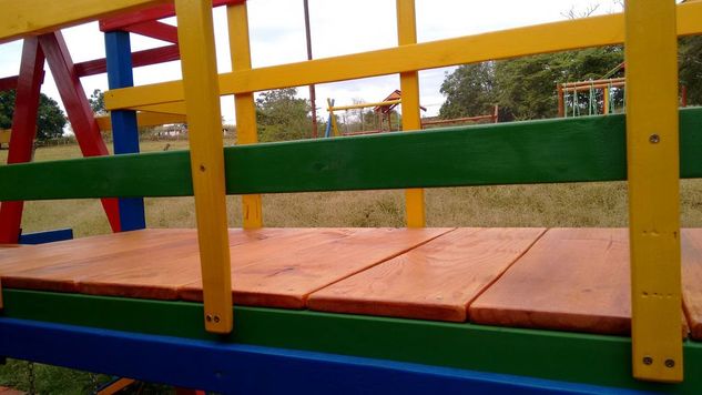 Playground Infantil Casinha de Madeira