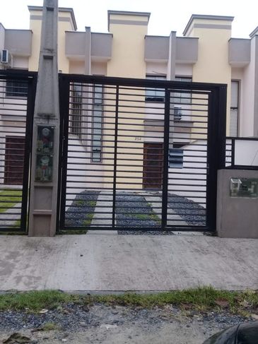 Vende Casa Geminada Mobiliada no Vila Nova