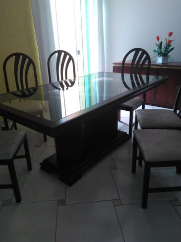 Mesa com 6 Cadeiras e Buffet, Madeira Maciça