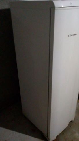 Freezer Electrolux Fe18 Vertical