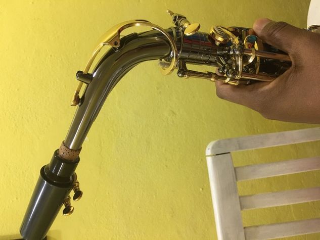 Saxofone Pouquíssimo Usado