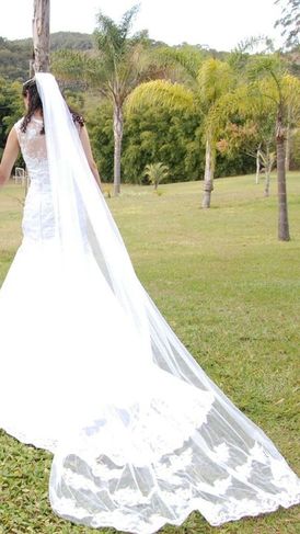 Vestido de Noiva Semi Sereia com Véu e Anagua