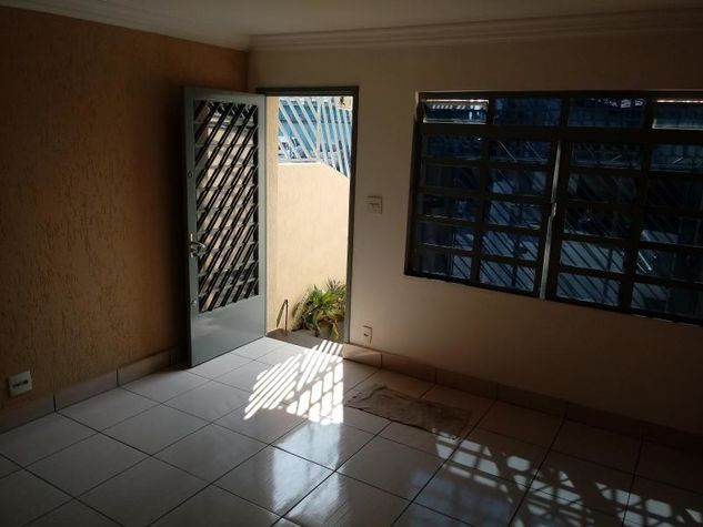 Sobrado com 2 Dorms em São Paulo - Vila Paulista por 2.5 Mil para Alugar