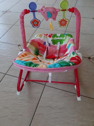 Cadeira Bebê Balanço Vibra e Musical Fisher Price