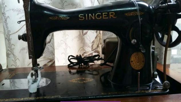 Máquina de Costura Singer