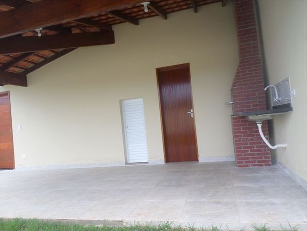 Casa com Piscina e Otimo Acabamento, em Itanhaem, Somente 277 Mil