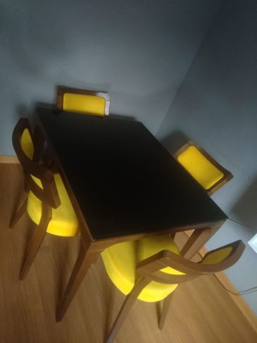 Mesa Madeira Maciça 4 Cadeiras Super Confortáveis Amarelas