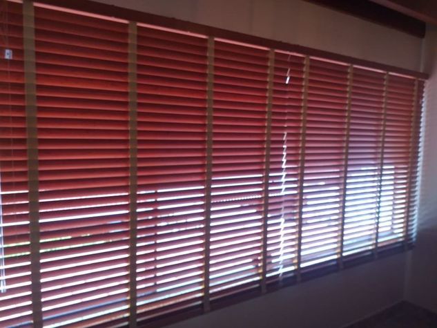 Papel de Parede-persiana-cortina-tapete-tecido