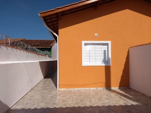 Casa em Itanhaem, com Piscina- Somente 210 Mil