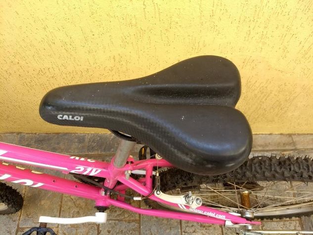 Bicicleta Caloi Aro 24 (com Cadeado e Cestinha)