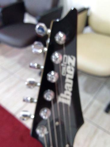 Vende SE Kit com Cubo Guitarra Pedaleira Estande e Capa para Guitarra