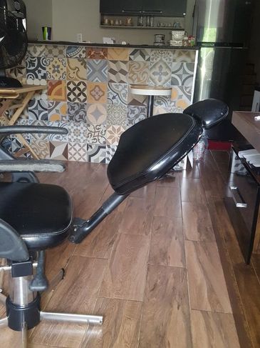 Cadeira Hidráulica e Reclinável Ideal para Corte de Cabelo/depilação