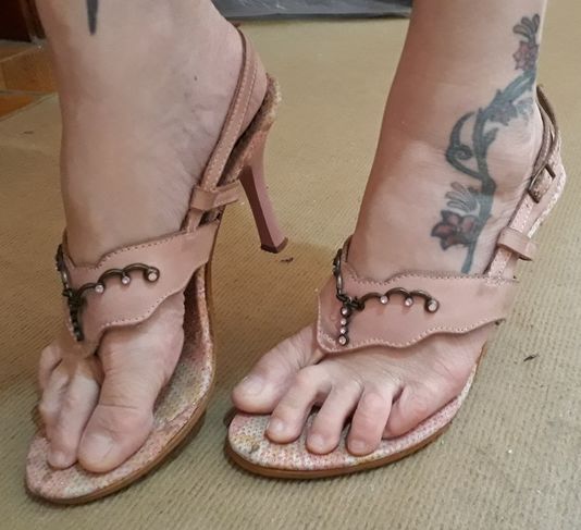 Sandália de Salto com Pedrinhas Rosa Velho