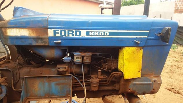 Vendo Trator Ford 6600