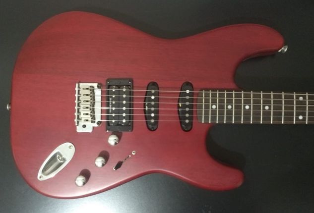 Fender Squier Vermelha Amadeirada