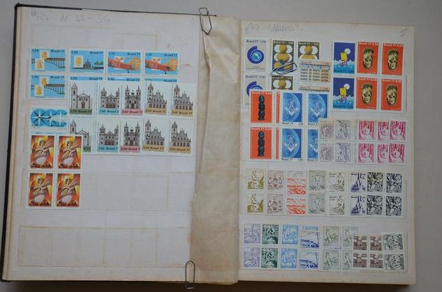 Selos Comemorativos do Brasil Ano 1977 em Quadras e Editais