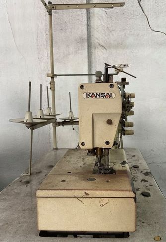 R$ 3.500 Máquina de Costura Galoneira Plana Base Fechada Wx-8803d
